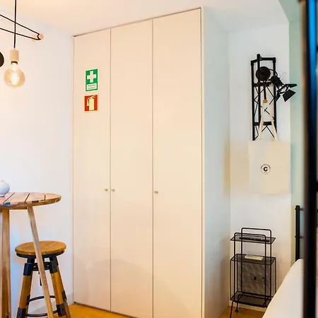 Cozy Nest Studio In City Center Apartment